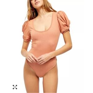 Intimately Free People Ava Puff-Sleeve Bodysuit pink cinnamon NWT (size small)